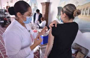 Llevan servicios gratuitos de salud para todas y todos