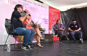 Presentan libro Cristian Morales “el pibe del balón”