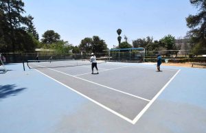 Invitan a niños a clínica de tenis