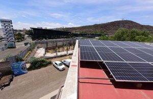 Instalan paneles solares en presidencia municipal