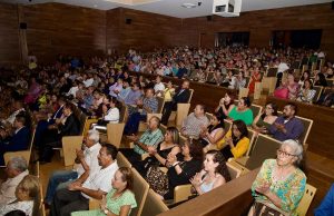 Reconocen a docentes por su compromiso con la enseñanza